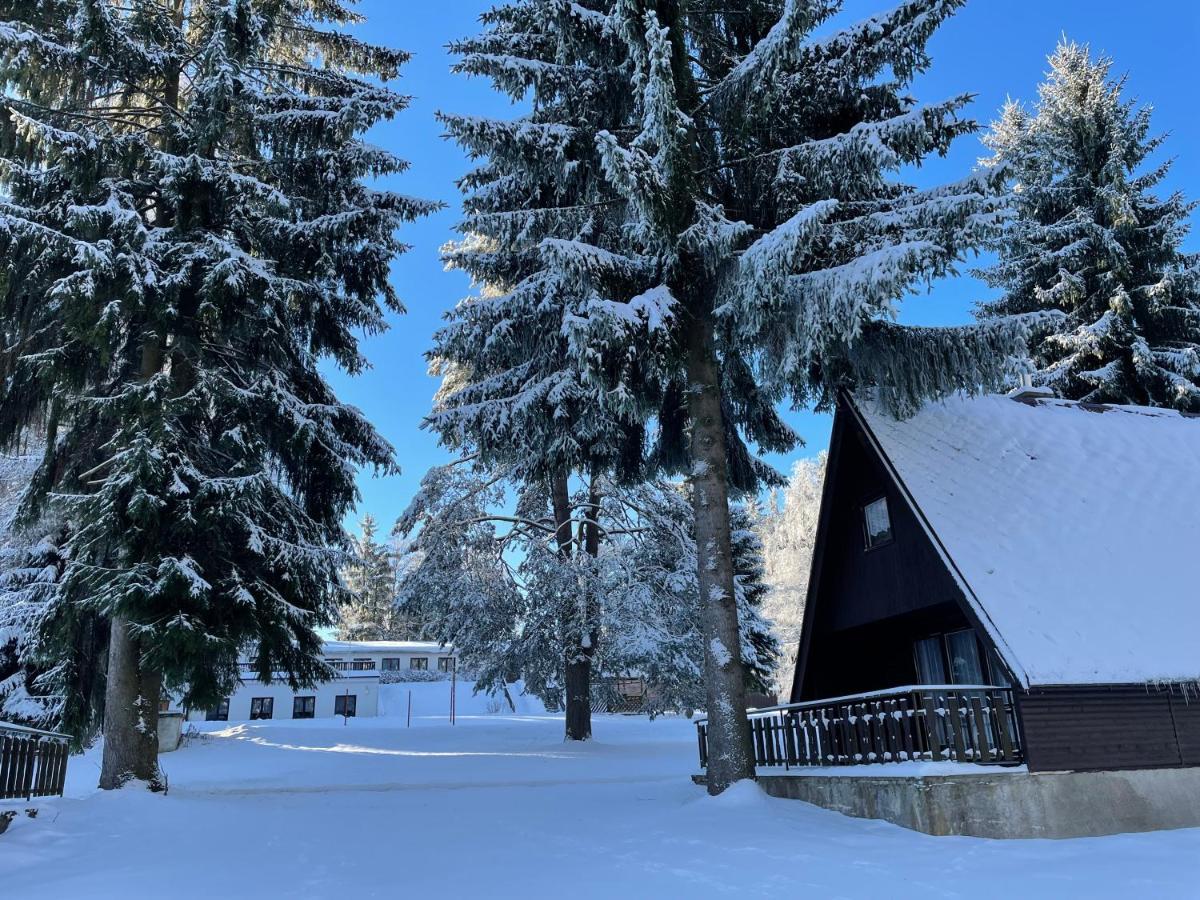 Hotel A Penzion Pegas Vlachovice Екстериор снимка