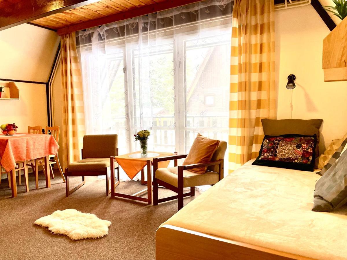 Hotel A Penzion Pegas Vlachovice Екстериор снимка