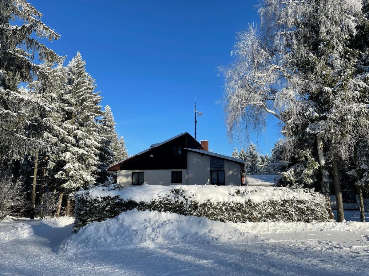 Hotel A Penzion Pegas Vlachovice Екстериор снимка