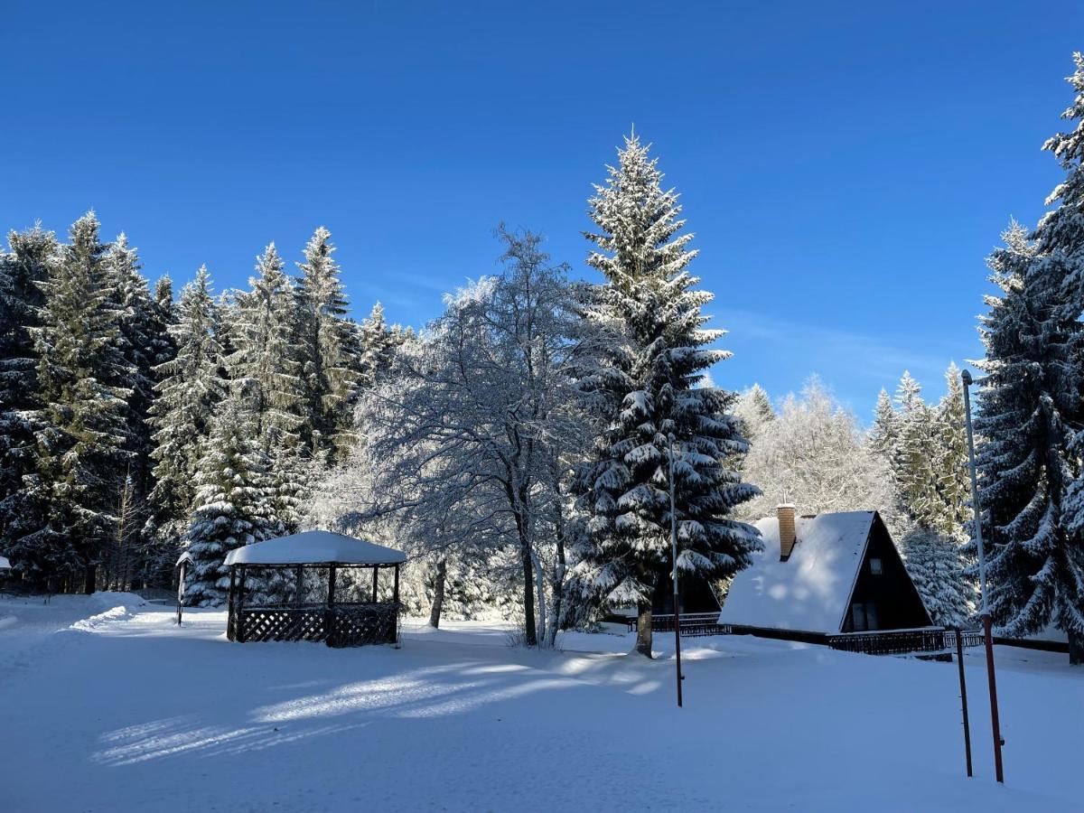 Hotel A Penzion Pegas Vlachovice Екстериор снимка