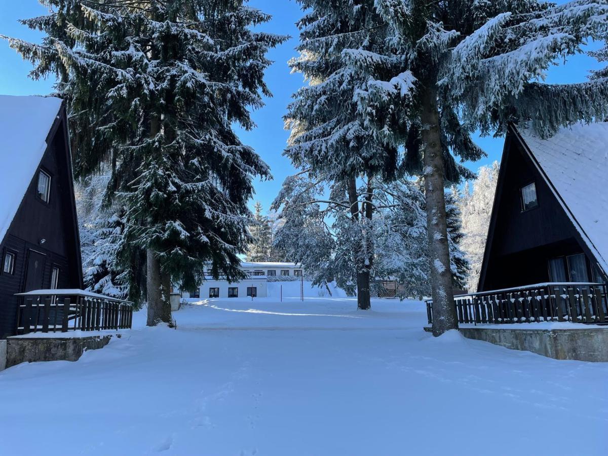 Hotel A Penzion Pegas Vlachovice Екстериор снимка