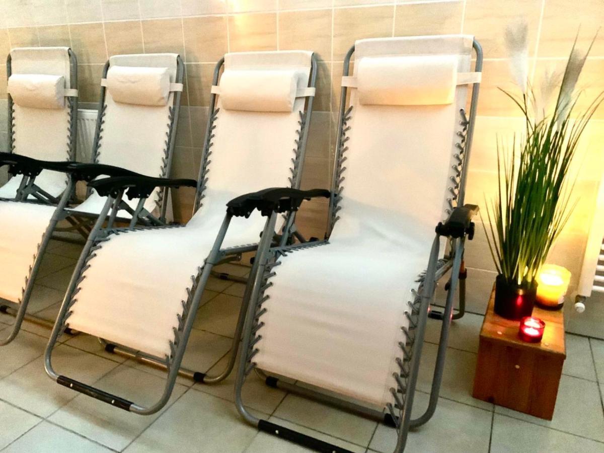 Hotel A Penzion Pegas Vlachovice Екстериор снимка