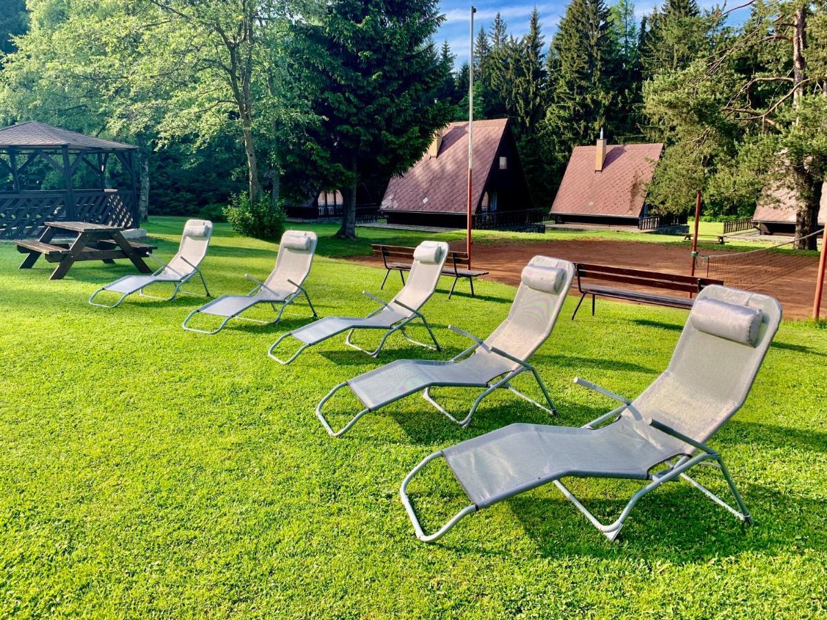 Hotel A Penzion Pegas Vlachovice Екстериор снимка