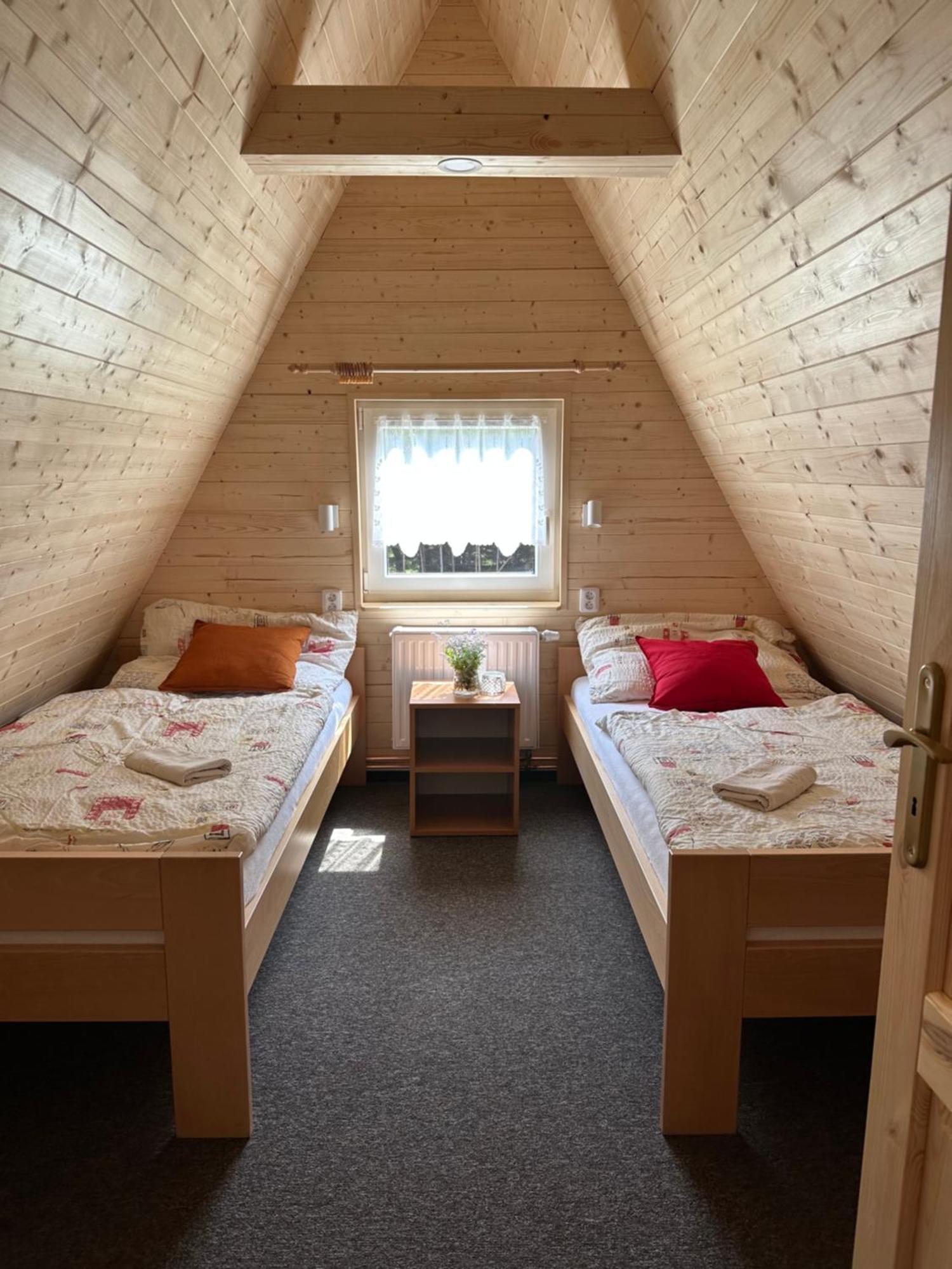 Hotel A Penzion Pegas Vlachovice Екстериор снимка
