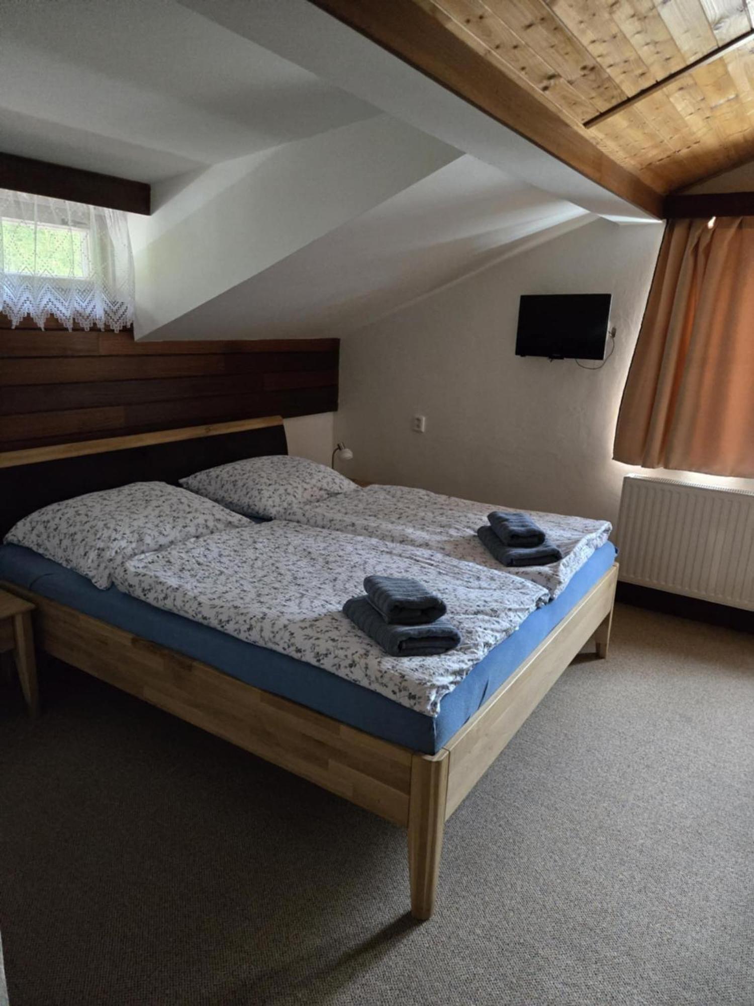 Hotel A Penzion Pegas Vlachovice Екстериор снимка